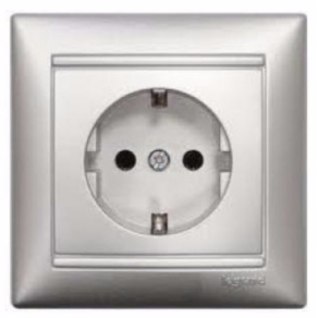   Legrand Valena 2P+F csatlakozóaljzat monoblokk alumínium - 770123