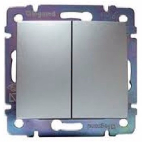   Legrand Valena kettős váltóérintkezős nyomó, alumínium - 770218