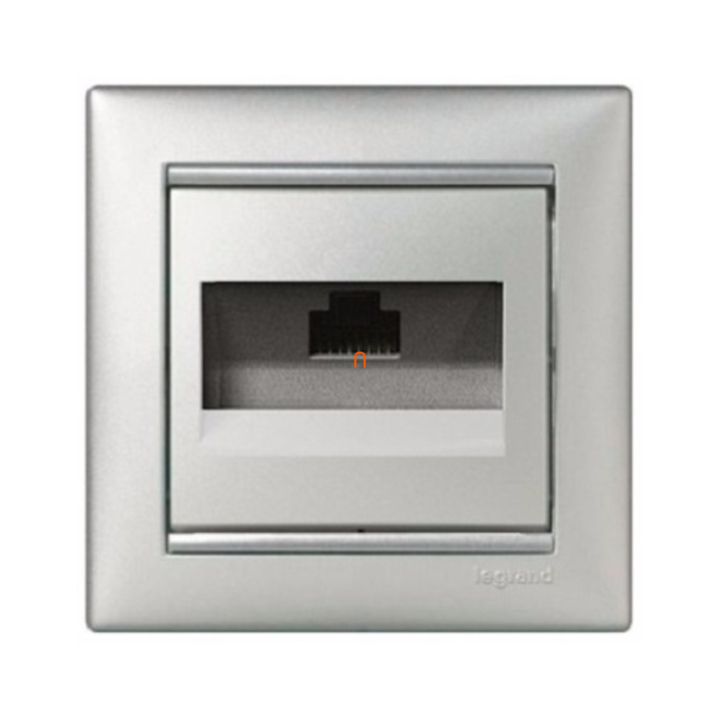Legrand Valena 1xRJ45 UTP Cat6 aljzat, körmös alumínium (770246)