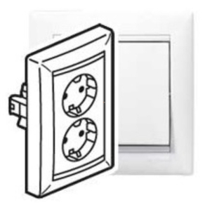 Legrand Valena 2x2P+F csatlakozóaljzat, fehér - 774400