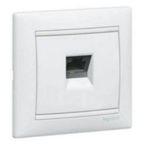   Legrand Valena 1xRJ45 UTP Cat6 aljzat, körmös fehér - 774246