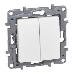   Legrand Niloé váltókapcsoló 10 AX + nyomó 6 A-250 V±, fehér - 764509