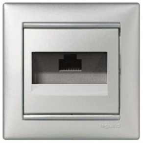   Legrand Valena 1xRJ45 UTP Cat6 aljzat, körmös alumínium - 770246