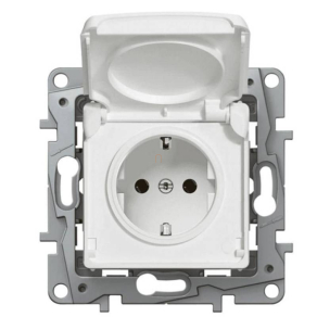   Legrand Niloé fehér 2P+F GYV IP44 csatlakozóaljzat biztonsági zsaluval - 764531