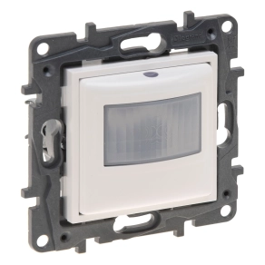   Legrand Niloé Step mozgásérzékelős (PIR) kapcsoló, 100 W LED, 2 vezetékes, fehér - 863148A
