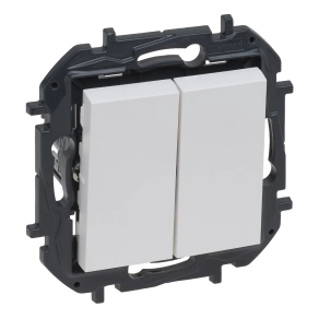 Legrand Niloé Step kettős nyomó, 6A, fehér - 863112B