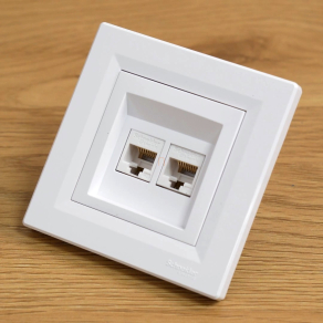   Schneider Electric Asfora - EPH4400121 - 2xRJ45 Cat5e UTP aljzat, fehér