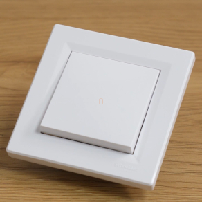   Schneider Electric Asfora - EPH0700121 - Egypólusú nyomó, rugós bekötés, fehér (101N) 