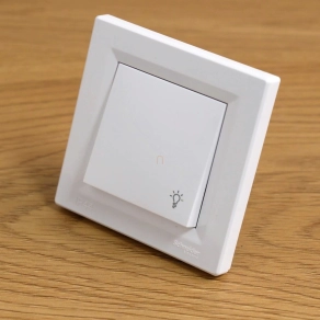   Schneider Electric Asfora - EPH0900221 - Egypólusú nyomó, lámpajel - IP44, fehér