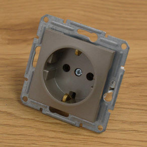   Schneider Electric Asfora - EPH2900169 - 2P+F csatlakozóaljzat, csavaros, bronz