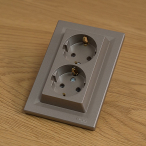   Schneider Electric Asfora - EPH9900169 - 2x2P+F csatlakozóaljzat, csavaros, bronz