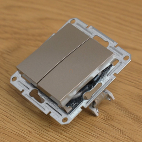   Schneider Electric Asfora - EPH0600169 - Kettős váltókapcsoló, rugós bekötés, bronz (106+6)