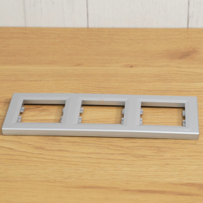   Schneider Electric Asfora - EPH5800361 - Hármas keret, vízszintes, alumínium