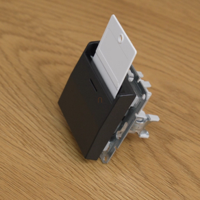   Bontott csomagolású Schneider Electric Asfora süllyesztett hotelkártya kapcsoló fedéllel, antracit