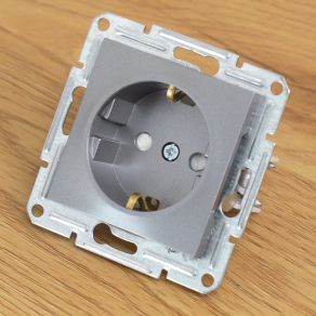   Schneider Electric Asfora - EPH2900262 - 2P+F csatlakozóaljzat, biztonsági zsaluval, csavaros, acél