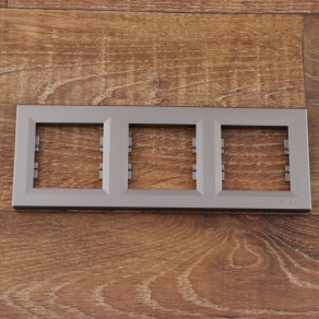   Schneider Electric Asfora - EPH5800362 - Hármas keret, vízszintes, acél