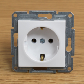   Schneider Electric Asfora - EPH2970121 - 2P+F csatlakozóaljzat, csavaros, keret nélkül, fehér