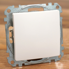   Schneider Electric Sedna Design & Elements - SDD111101 -Egypólusú kapcsoló, rugós bekötés, 10AX, (101), fehér