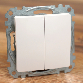   Schneider Electric Sedna Design & Elements - SDD111105 -Csillárkapcsoló, rugós bekötés, 10AX, (105), fehér