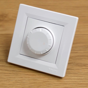   Schneider Electric Asfora - EPH6800121 - LED fényerőszabályzó, univerzális, 370W, kerettel, fehér