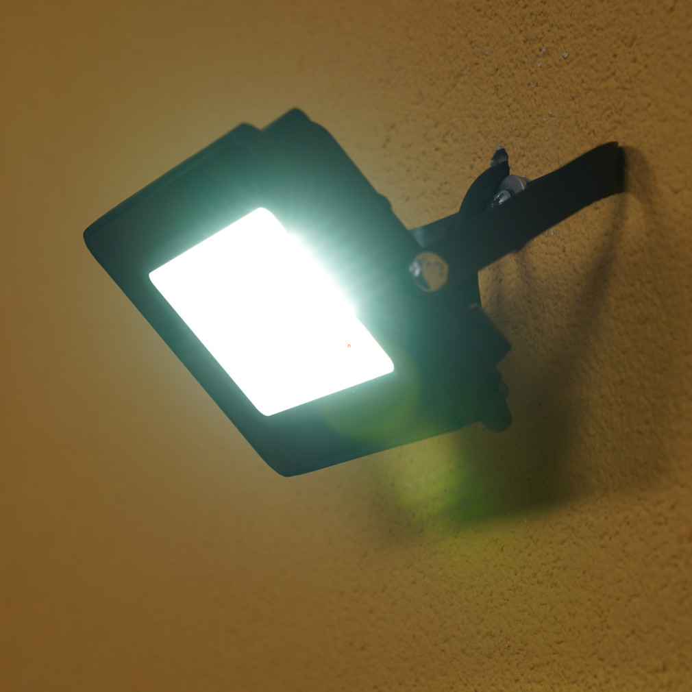 LED reflektor 30W, 3000lm, fekete (EcoSpot2)