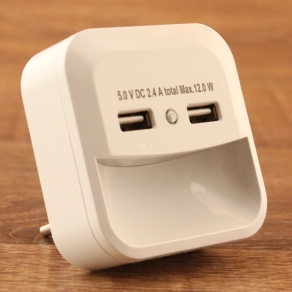   LED éjszakai fény dupla USB töltő aljzattal - GAO 29470102