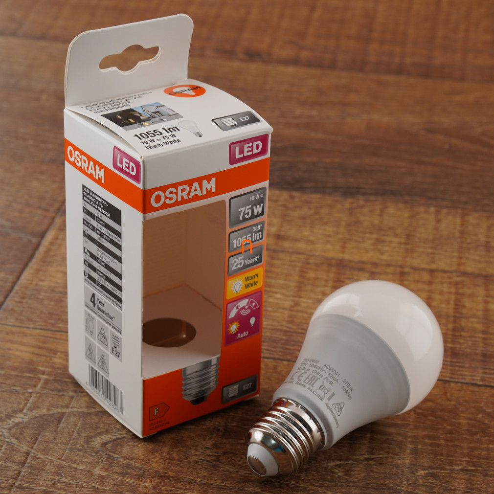 Osram E27 LED Star+ 10W 1055lm 2700K melegfehér, fényérzékelővel - 75W izzó helyett