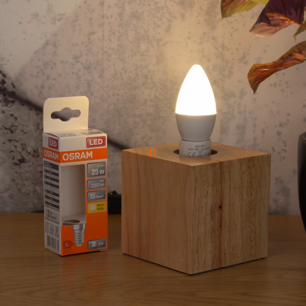 Osram E14 LED Star gyertya 3,3W 250lm 2700K melegfehér 200° - 25W izzó helyett