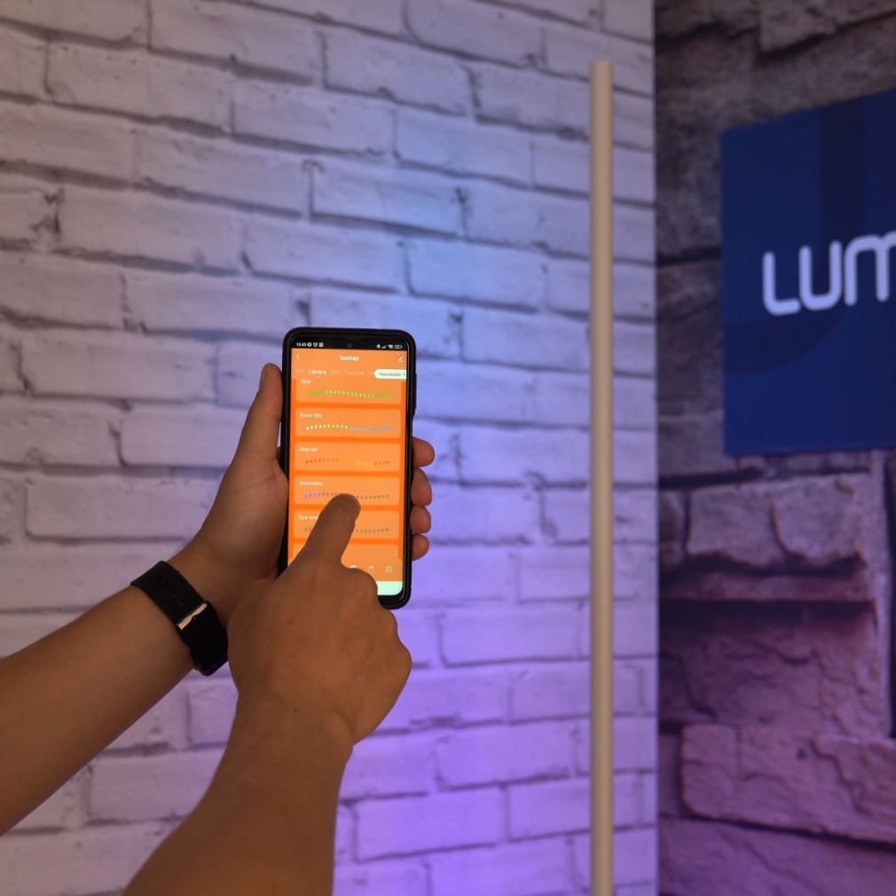 Ledvance Smart+ WIFI okos LED állólámpa, 200 cm, fehér (dallam vezérléssel)