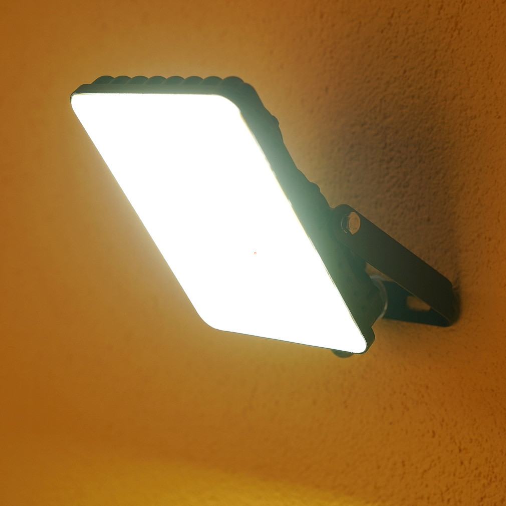 Ledvance LED reflektor, hidegfehér, 20 W (Essential Floodlights)