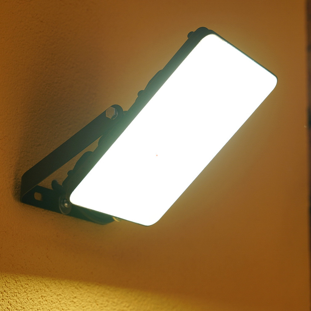 Ledvance LED reflektor, hidegfehér, 50 W (Essential Floodlights)