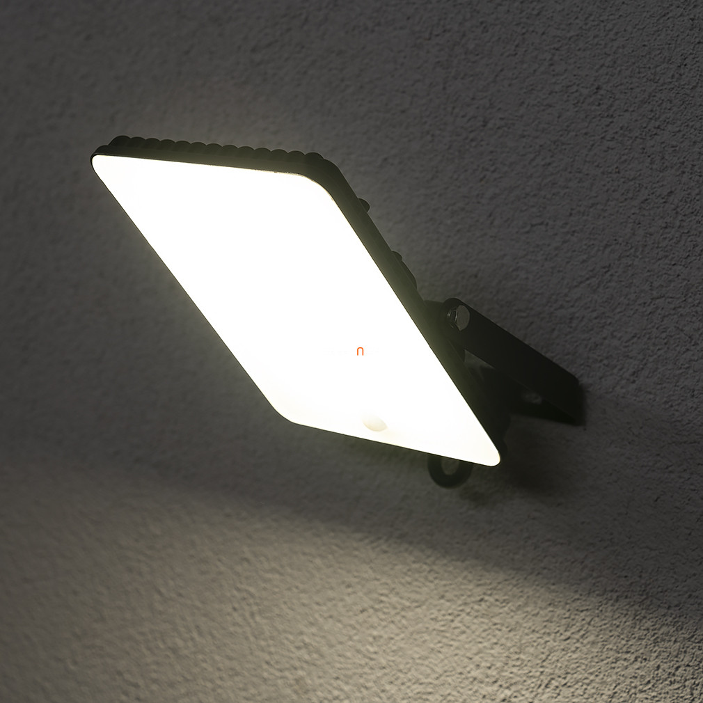 Ledvance LED reflektor mozgásérzékelővel, melegfehér, 50 W (Essential Floodlights)
