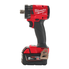   Milwaukee M18 FIW2P12-502X M18 Fuel kompakt ütvecsavarozó ütközőcsappal 2 x 5.0 Ah akku, gyorstöltő, kofferrel 4933478447