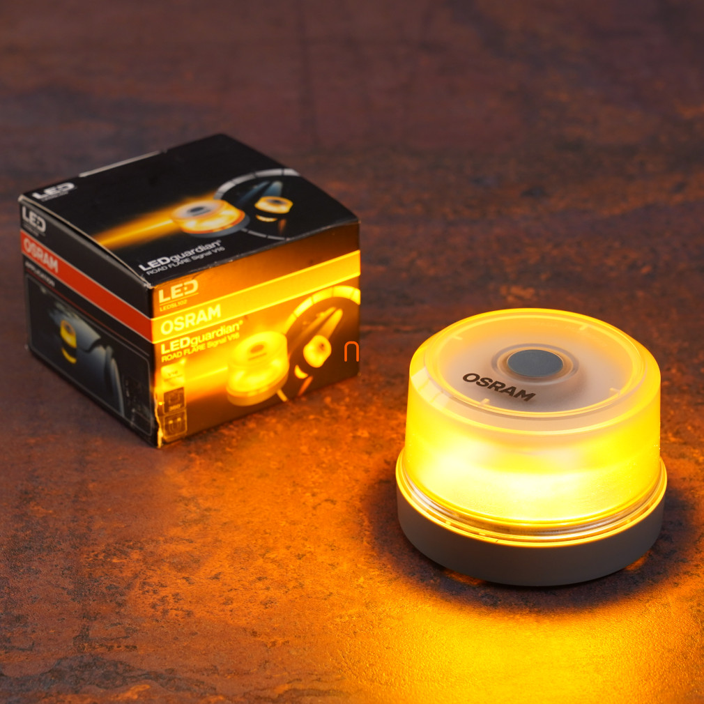 Osram LEDguardian Road Flare Signal V16 mágneses biztonsági jelzőlámpa, narancssárga LED figyelmeztető lámpa, V16-minősítéssel, 360°-os villogás, IP54 védelem, 9 V elemmel, LEDSL102