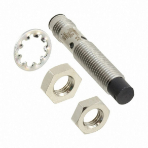 OMRON E2B-S08KN04-MC-B1 induktív érzékelő
