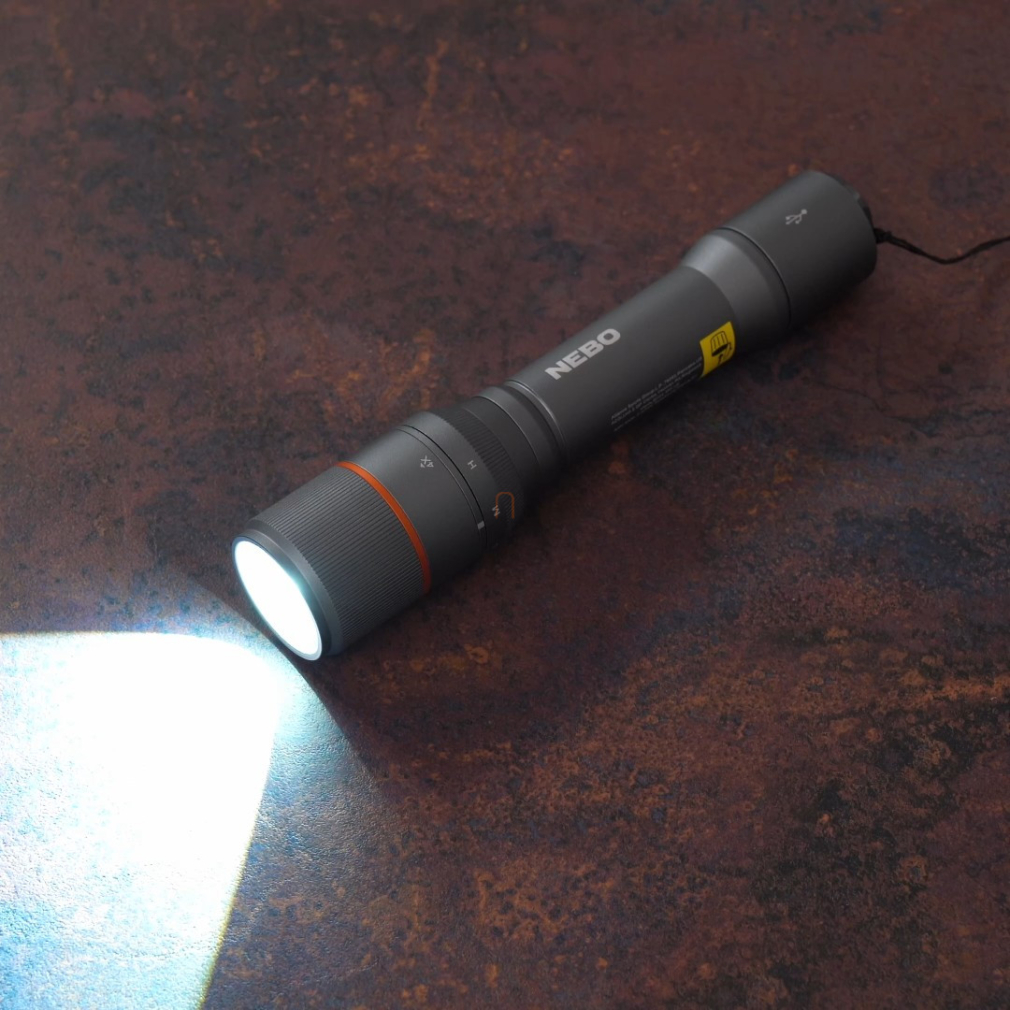 Tölthető LED elemlámpa powerbank funkcióval, 2000 lumen