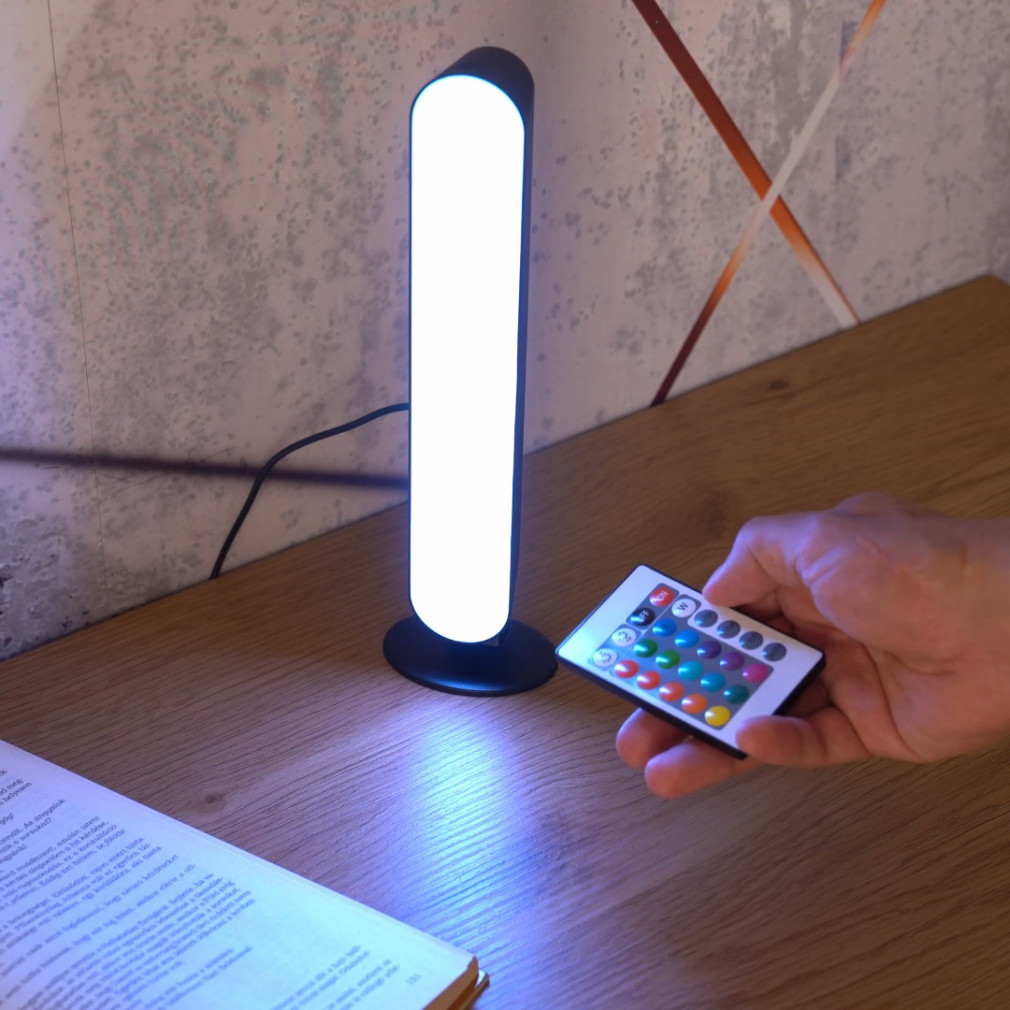 Változtatható színű asztali LED lámpa távirányítóval, tölthető (Parker-RGB)