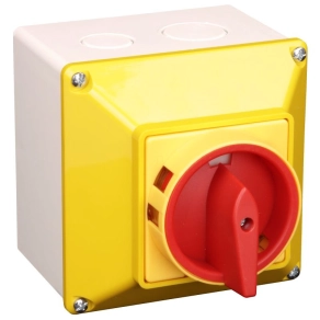   Biztonsági lakatolható szakaszoló kapcsoló sárga 32A, 4P, 7,5kW, 64×64mm TSS-32/4T65S