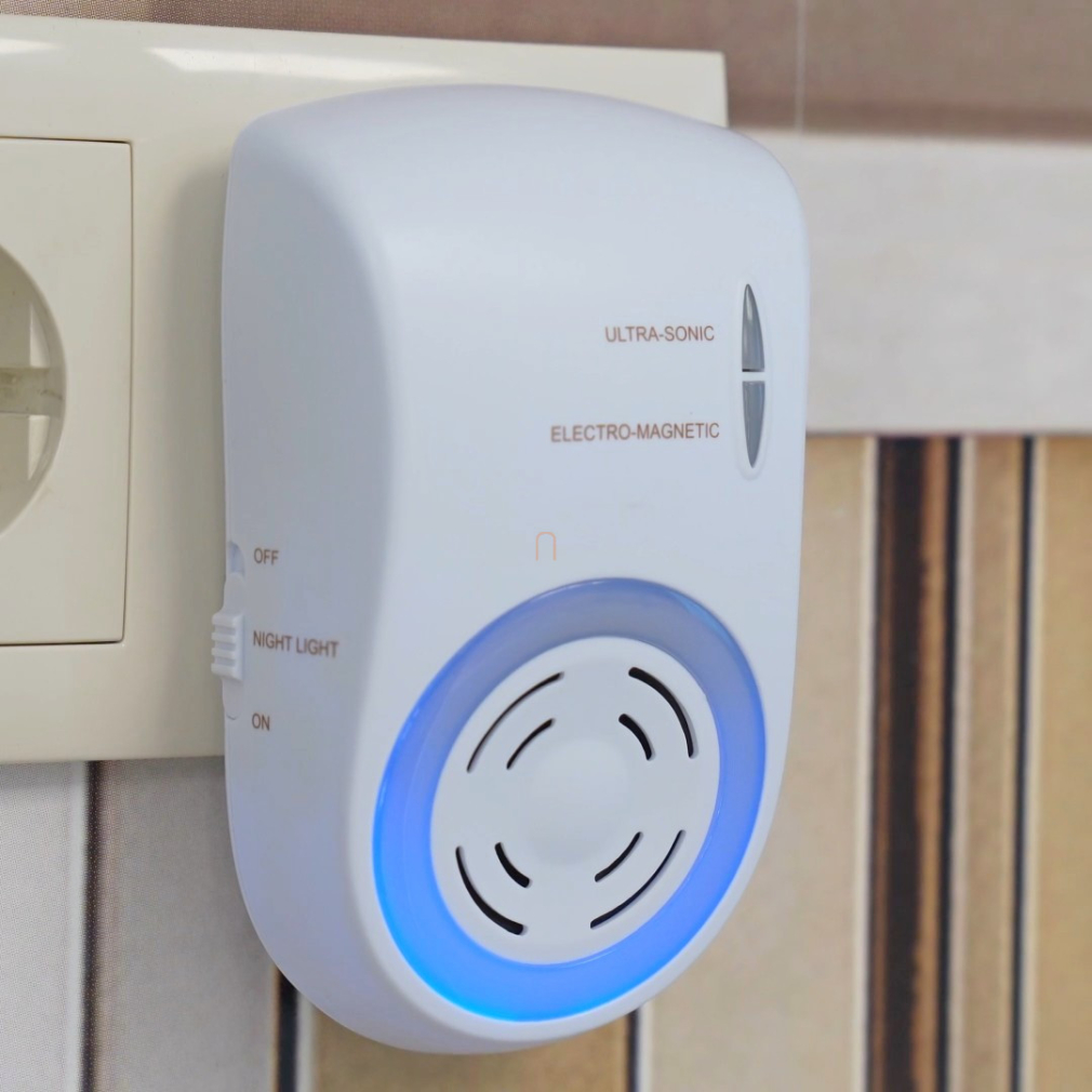Rágcsálóriasztó, ultrahangos és elektromágneses, egér, patkány, fix vagy váltakozó frekvenciák, éjszakai irányfény, LED fényforrás, DualEffect
