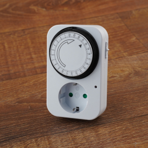   Stilo kapcsolóóra mechanikus napi, fehér, max.3600W, 220-240V, 16A, 24órás - STI375