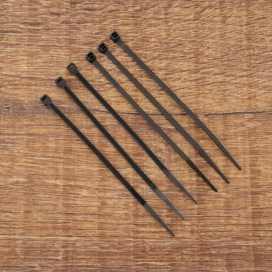 Kábelkötegelő 100 × 2,5 fekete