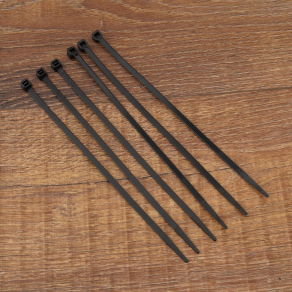 Stilo kábelkötegelő 200x4,8 fekete - STI696