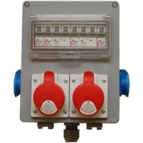   CSE 101 elosztó szekrény (2db 2P+F, 2db 5p 16A, 2db 1C 16A és  2db 3C 16A) CSP 50013101