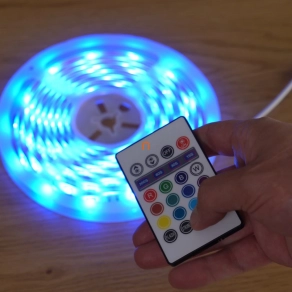   LED szalag 30 led RGB szett 7,2W/m SMD5050 12V DC 5m IP65 távirányítóval tápegységgel  - DEL1578 deLux