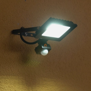   LED reflektor 20W 1600lm, 120 fokos mozgásérzékelővel, 4000K, 30x SMD2835 LED, lapos, fekete - deLux DEL1714