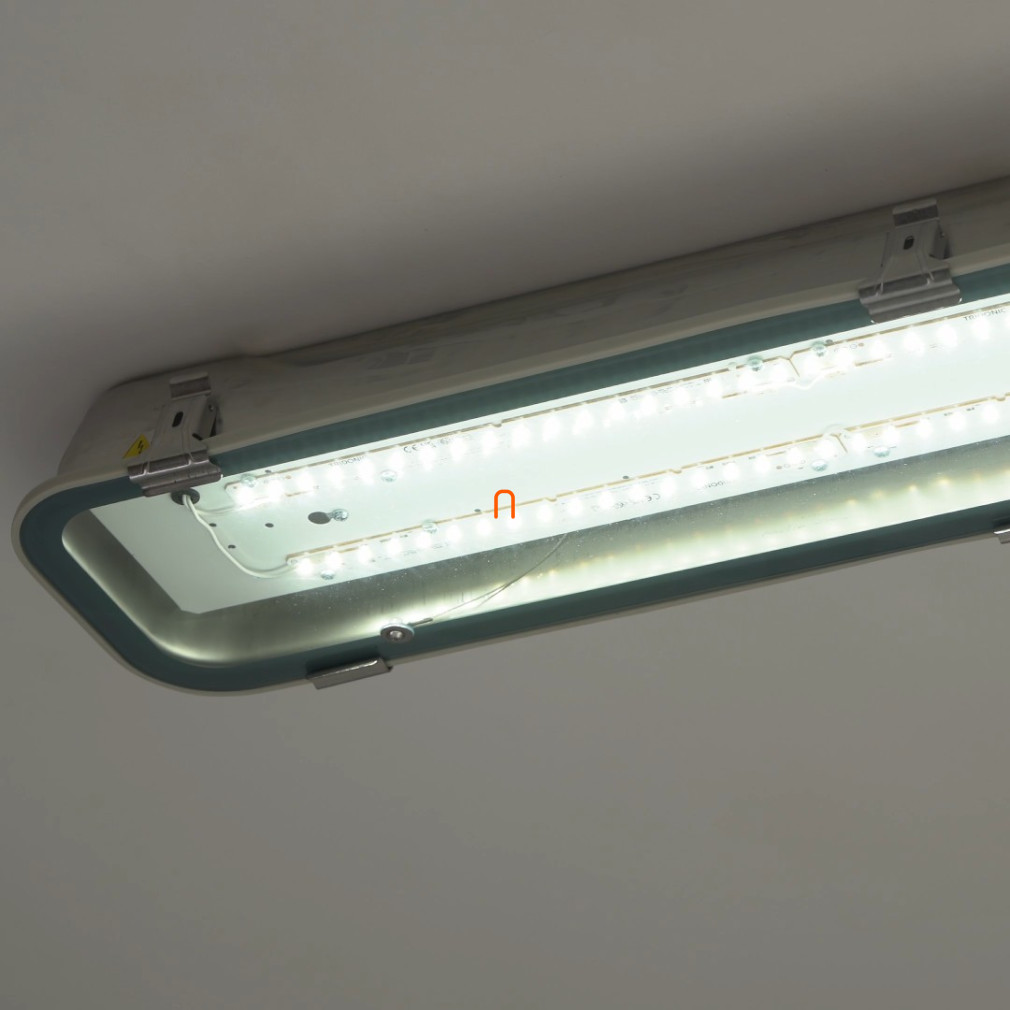 Por és páramentes LED lámpatest 76W 9190lm 4000K IP65 1610mm