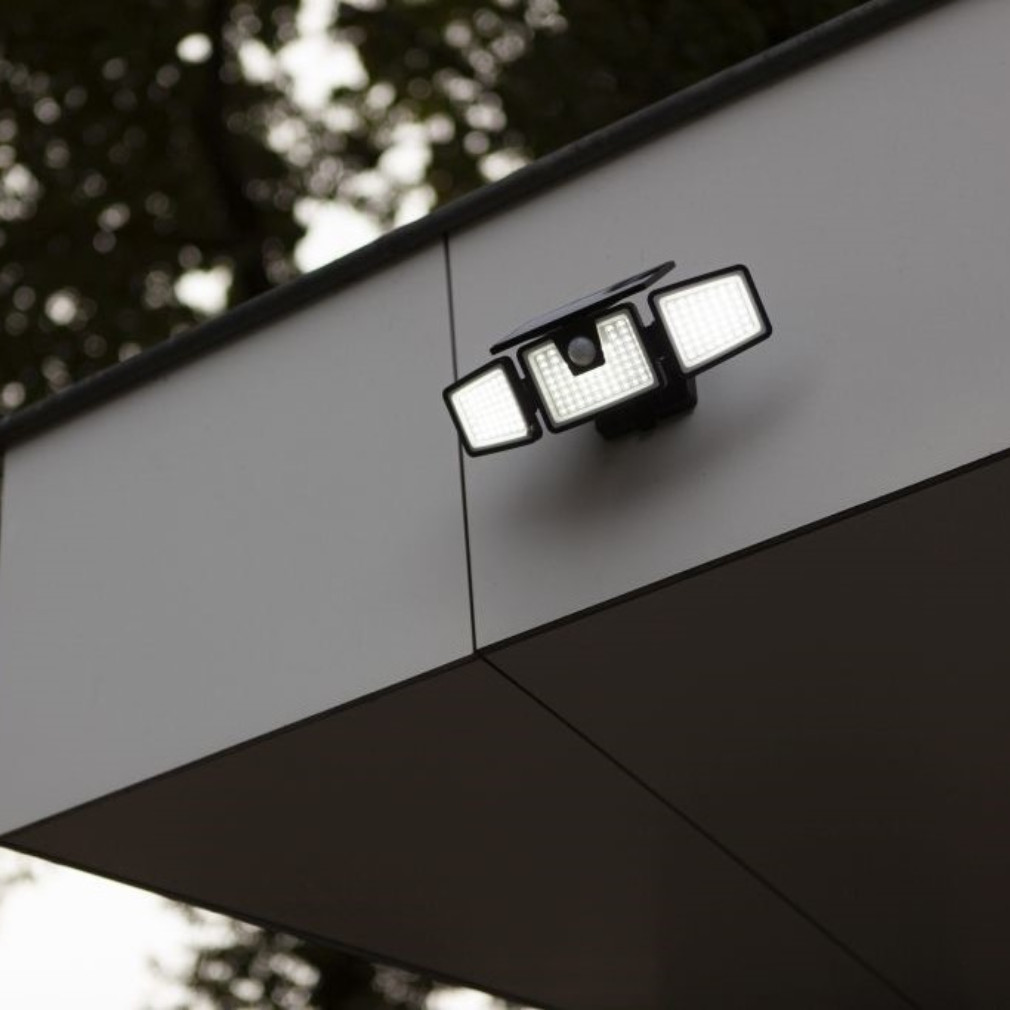 Kültéri napelemes LED fali lámpa mozgásérzékelővel (Briti)