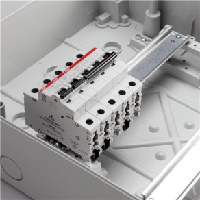ABB 1SL1901A00 Mistral65 kék átlátszó ajtó, 4 modul