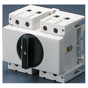   Gewiss kézi kapcsoló 3P 32A 10kW BE/KI, hátsó felfogatású, sínre szerelhető GW70205