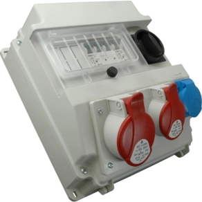   Ipari kombináció 1 db 16A 5P, 1 db 32A 5P, 1 db 2P+F HT(Schucko) reverzációs kapcsolóval, kismegszakítókkal 7/I-03 /S (201543) SEZ